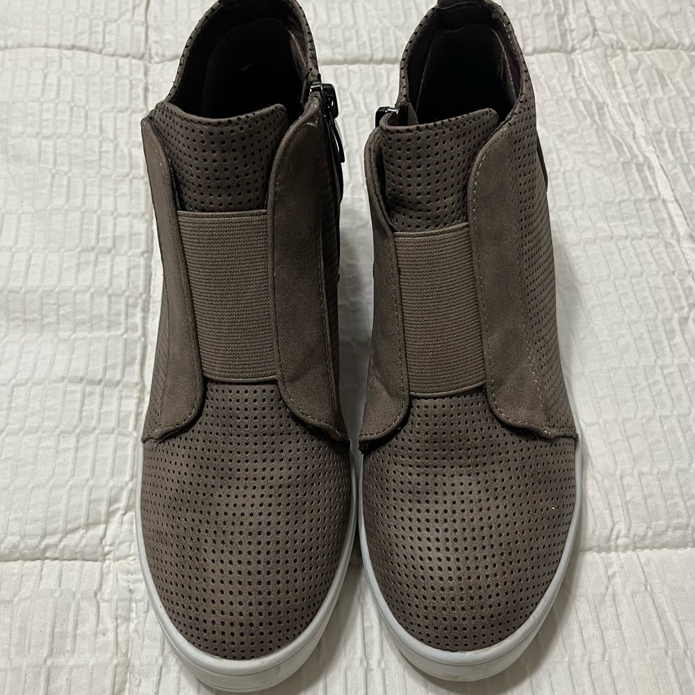 Journee Clara wedge Heeled Sneaker Bootie Size 8